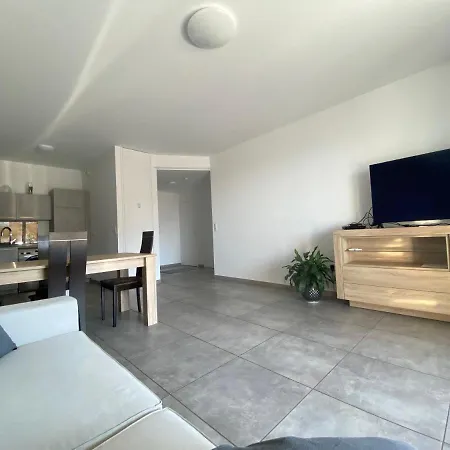 Apartment T2 De Standing Avec Parking A 250 Metres De La Plage, Route Des Sanguinaires, Ajaccio