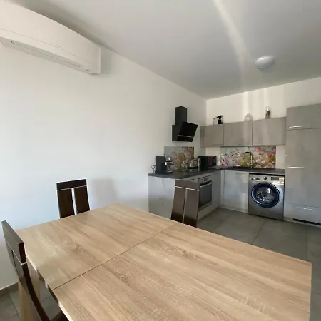 Apartment T2 De Standing Avec Parking A 250 Metres De La Plage, Route Des Sanguinaires, Ajaccio