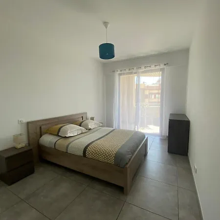Apartment T2 De Standing Avec Parking A 250 Metres De La Plage, Route Des Sanguinaires, Ajaccio